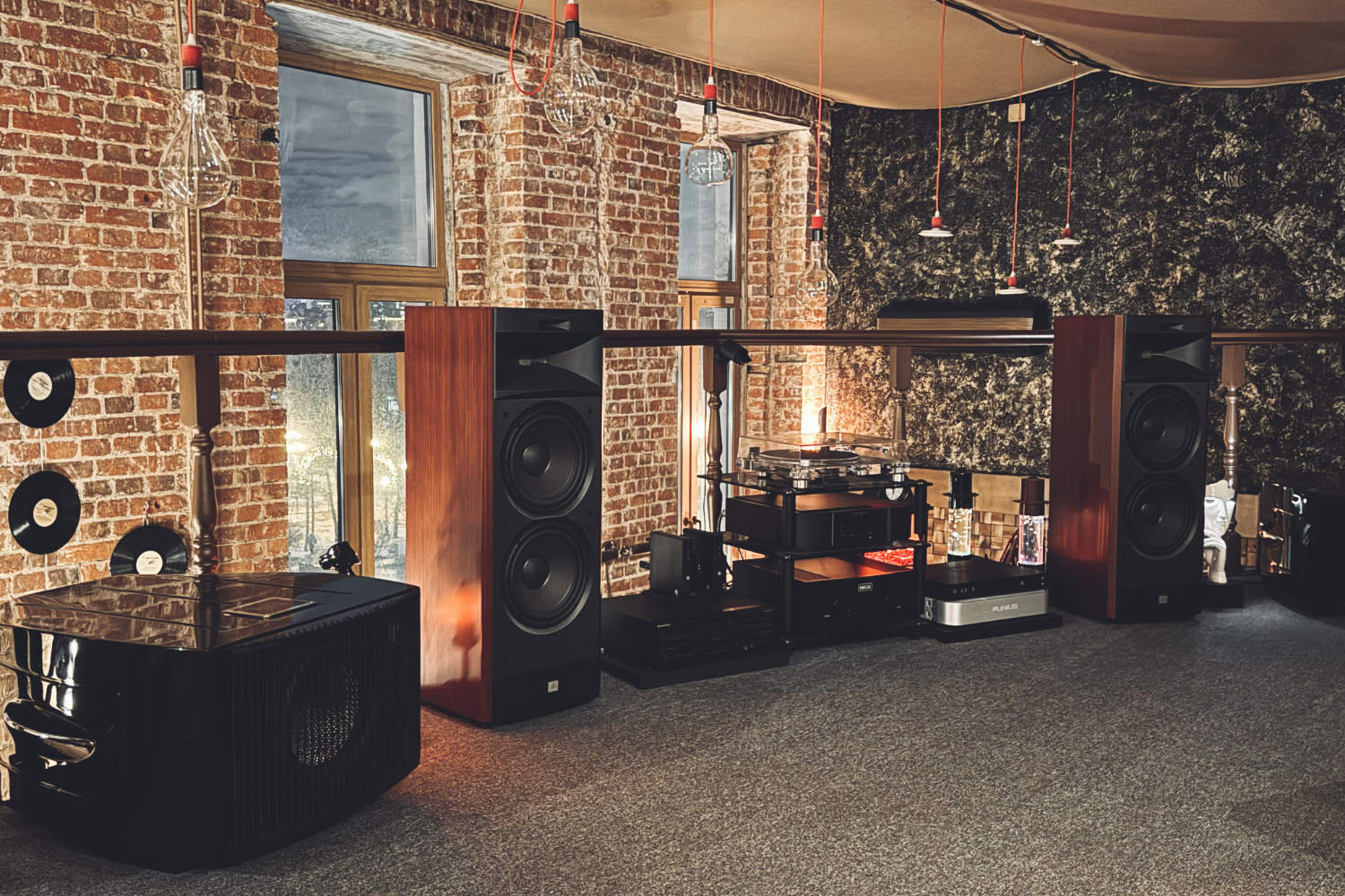 Шоурум SoundProLab Loft на Ленинском проспекте