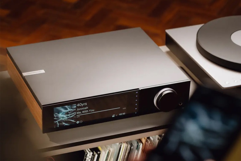 Cambridge Audio Evo 300 — универсальный стриминговый усилитель мощностью 300 Вт на канал