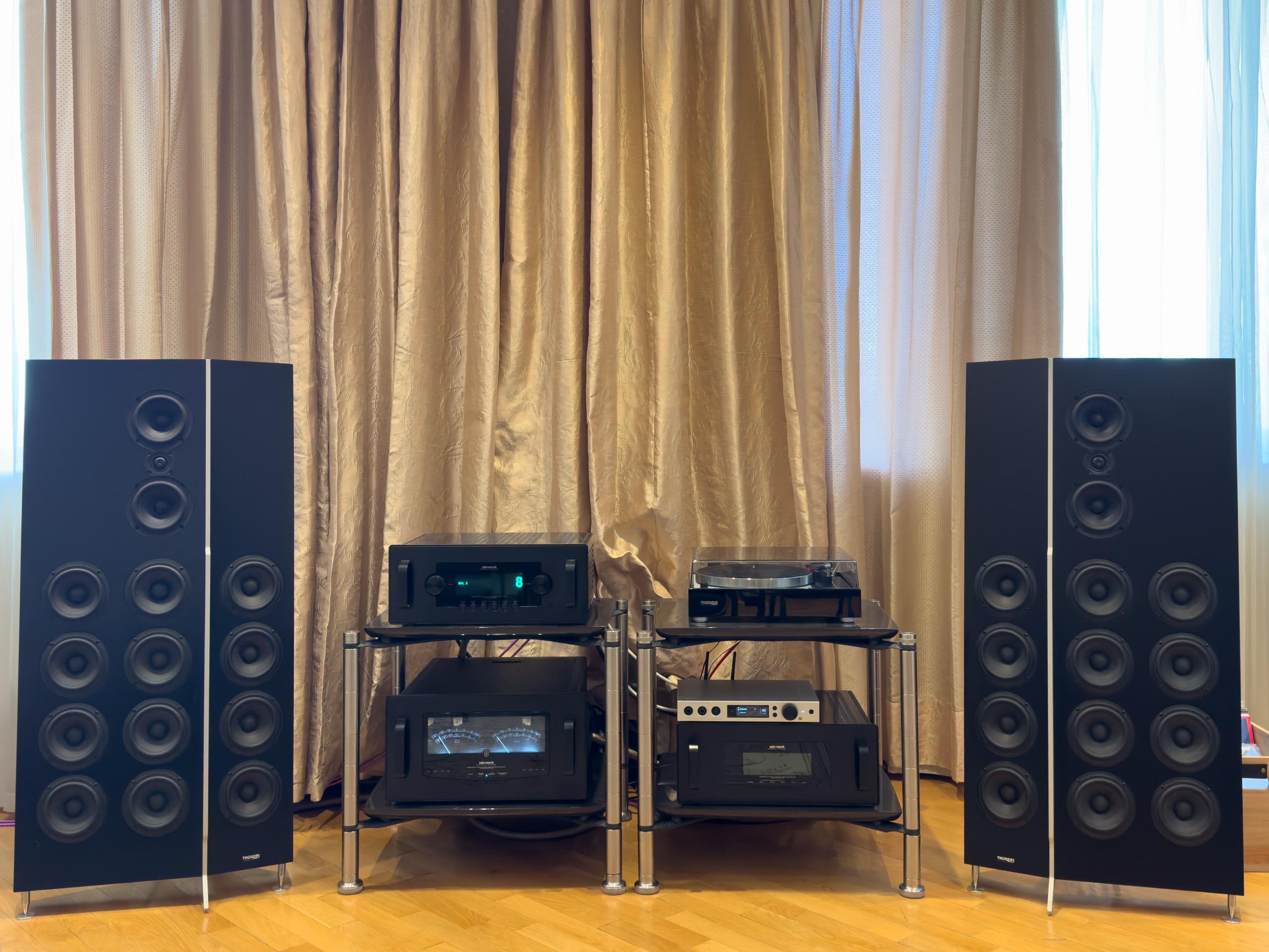 Audio Research + Thorens