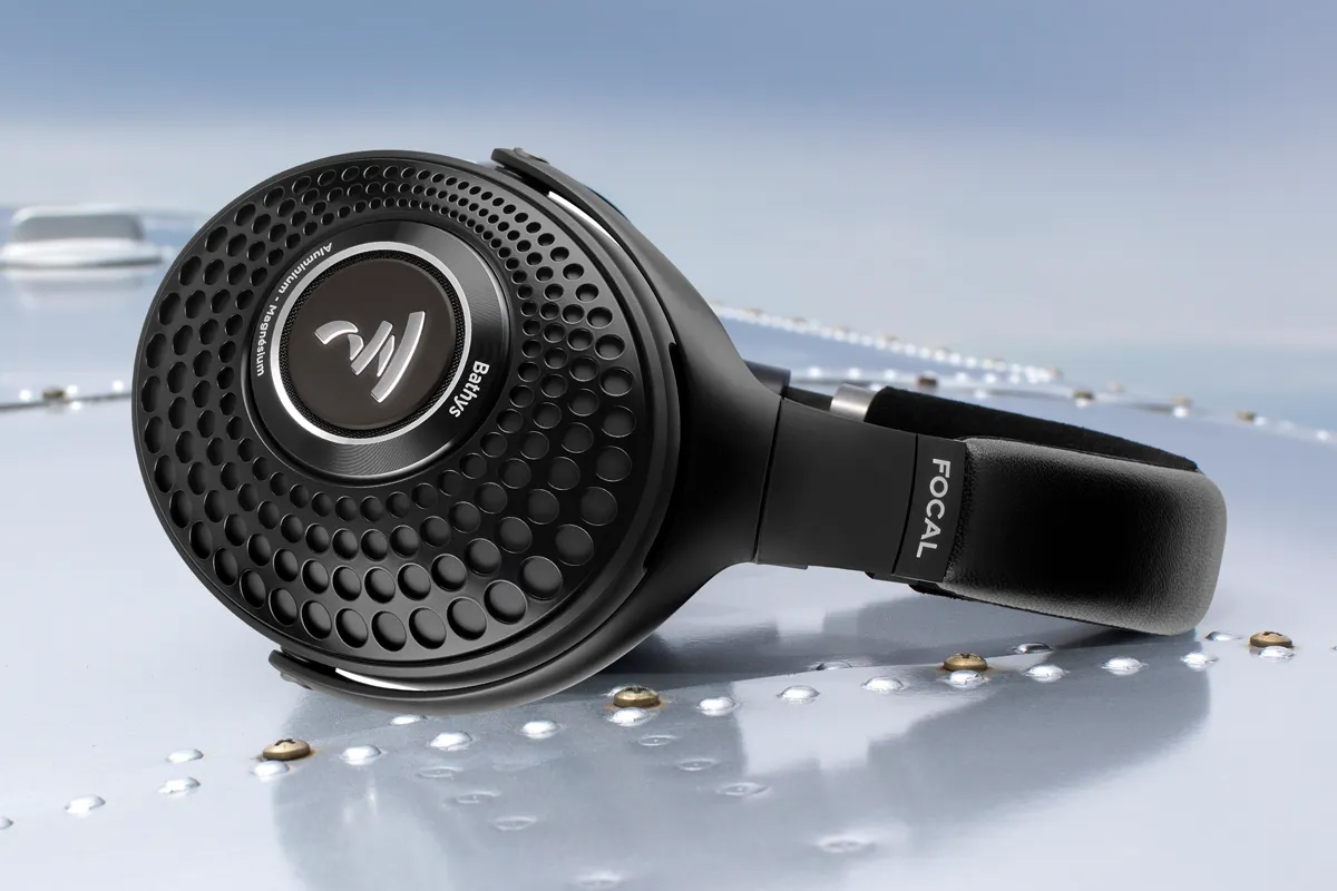 Наушники Focal Bathys доступны в полностью черном цвете с новой