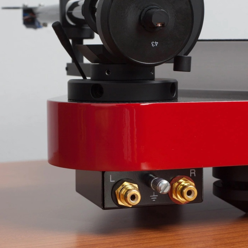 Pro-Ject RPM 5 Carbon High Gloss Red