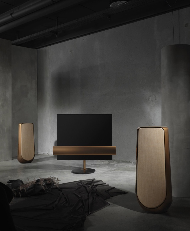 Bang & Olufsen Beolab 50 Bronze Tone, Warm Taupe Cover / Walnut Side Panel