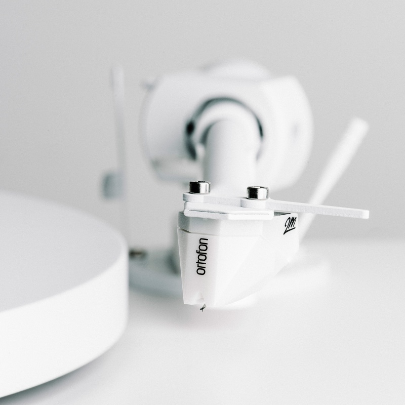Pro-Ject Debut PRO White Edition