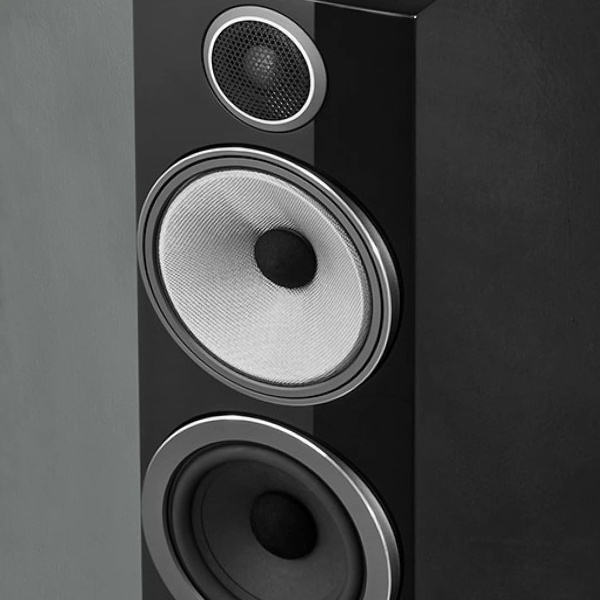 Bowers & Wilkins 704 S3